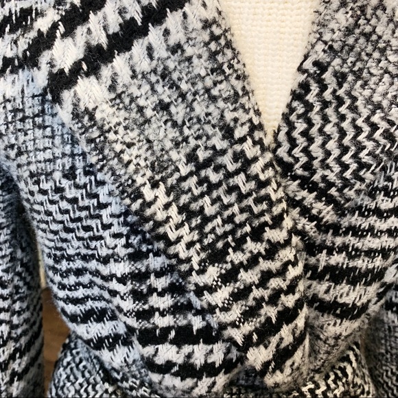 Long belted Plaid Wool Coat black and white - Picture 5 of 5